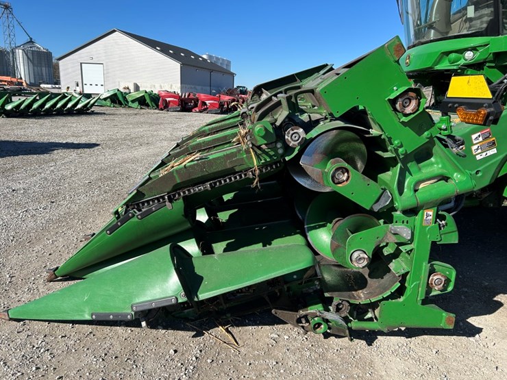 2022-john-deere-c12f-image-5