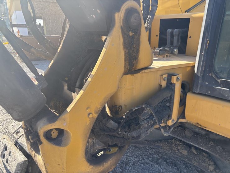 2013-deere-85d-image-28