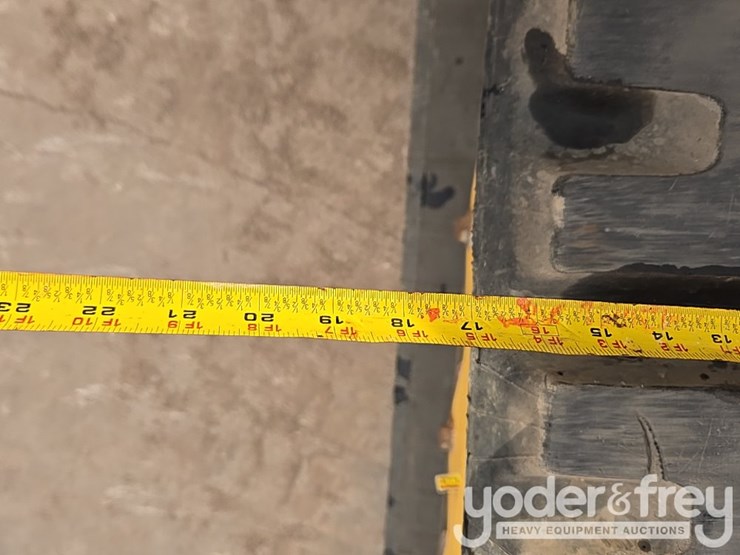 2022-caterpillar-299d3-image-24