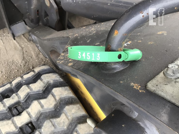 2023-new-holland-c337-image-26