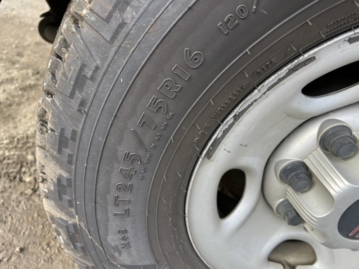 2015-gmc-savana-cargo-van-image-11