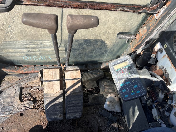 komatsu-pc200-lc-image-21