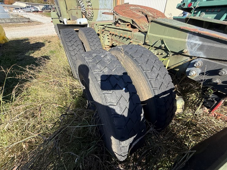 #22592-•-inop-1992-freightliner-t/a-daycab-truck-tractor-vin:-1fuymzyb1np520782-image-6