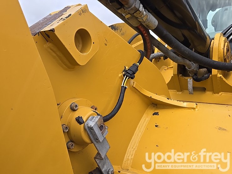 2014-caterpillar-938k-image-45