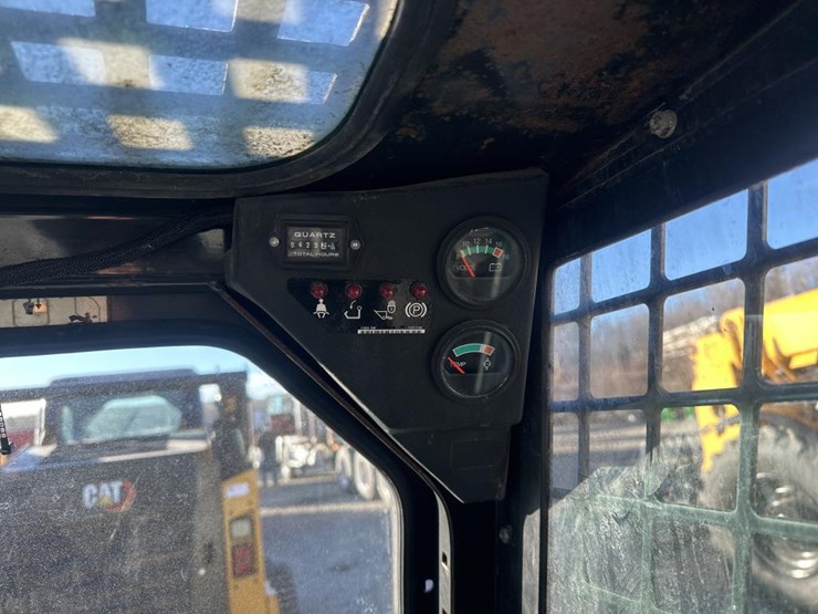 2015-bobcat-s70-image-28