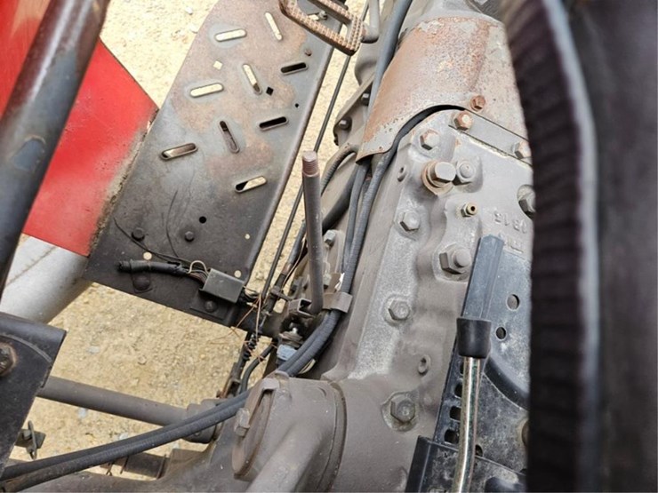 massey-ferguson-240-image-19