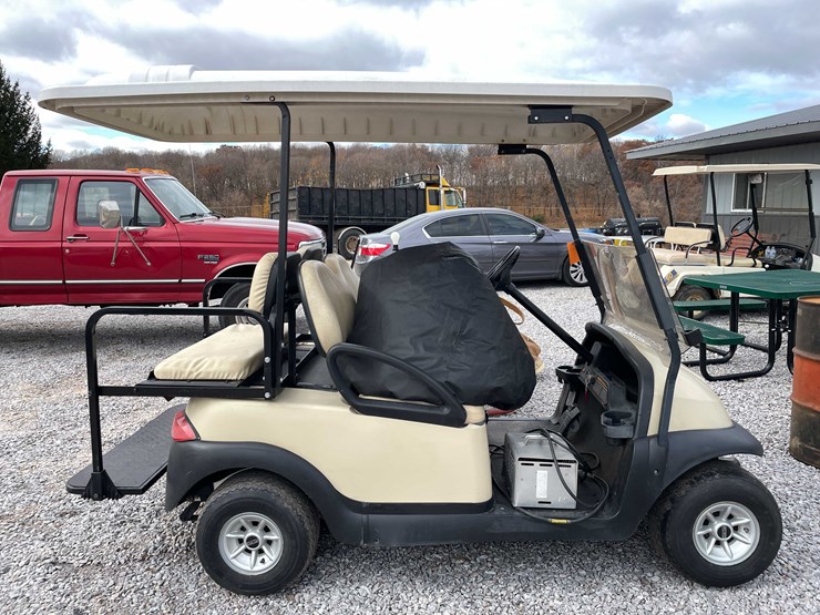 #3020-•-club-car-electric-golf-cart-image-4