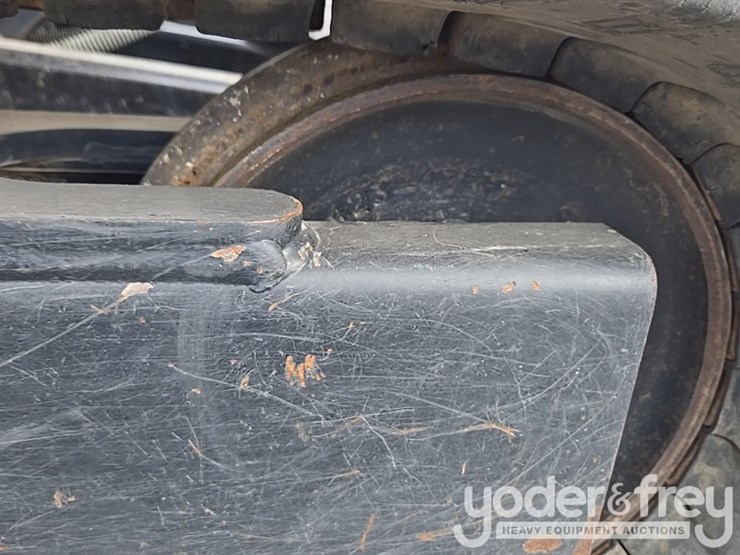 caterpillar-303-image-19