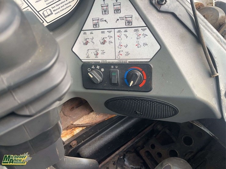 2015-bobcat-s650-image-14