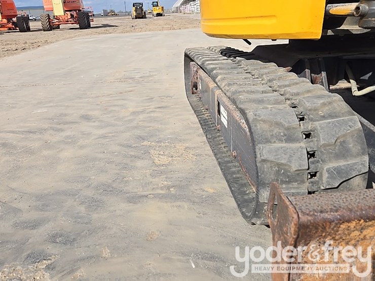 2019-deere-26g-image-17