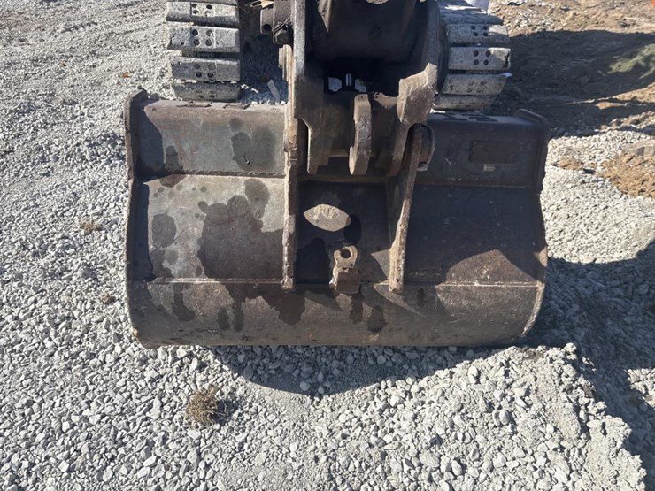 2013-deere-85d-image-43