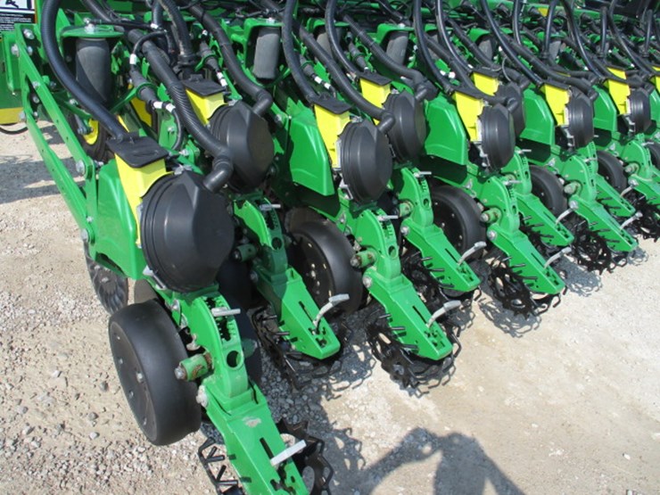 2016-john-deere-db60-image-88