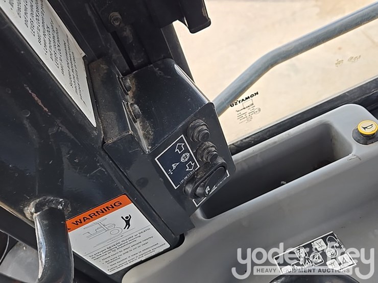 2023-komatsu-d61pxi-24-image-51