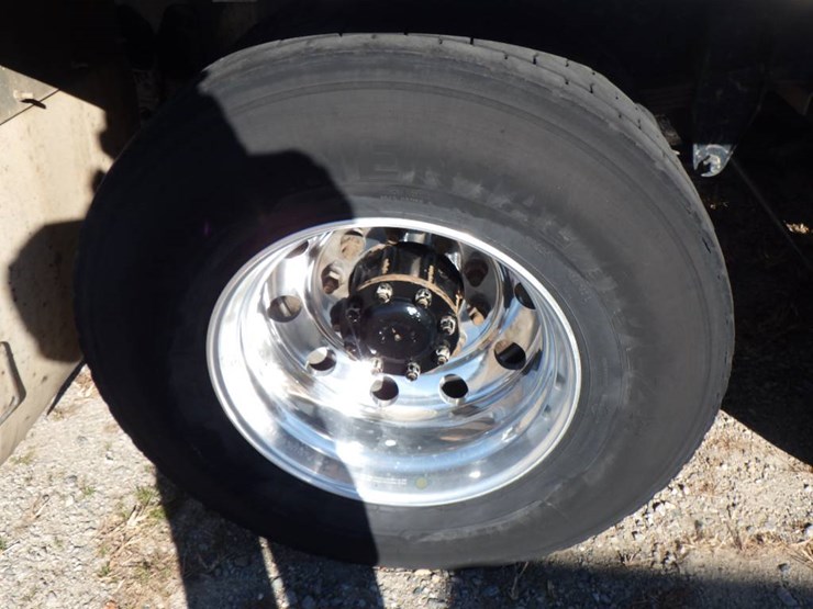 2018-peterbilt-220-image-13