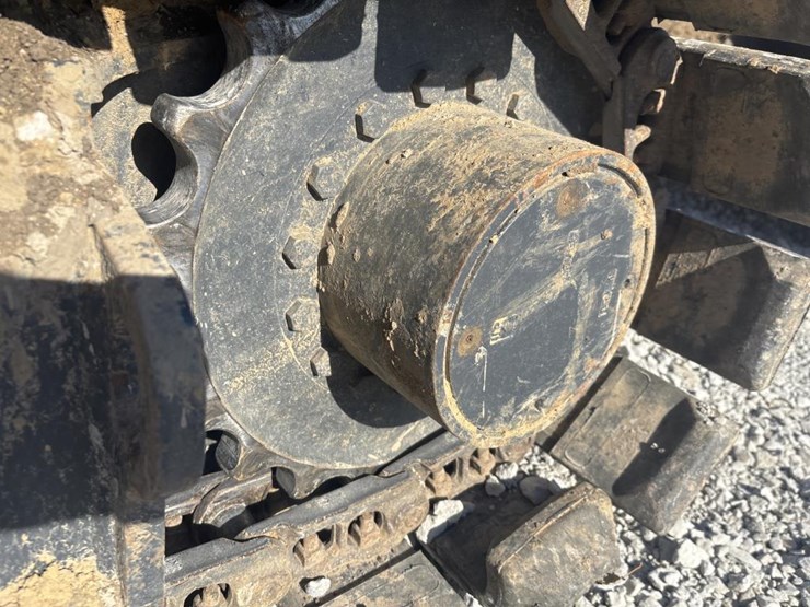 2013-deere-85d-image-66