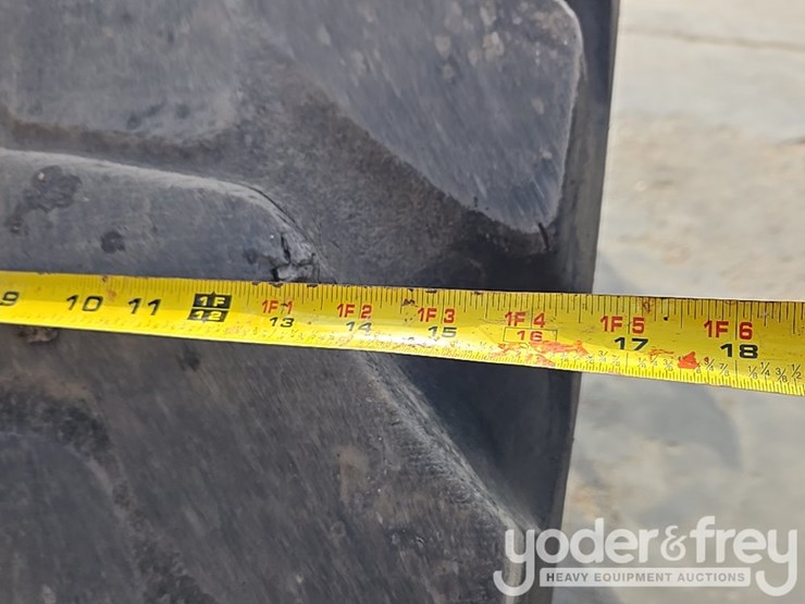 2019-caterpillar-tl1255d-image-42