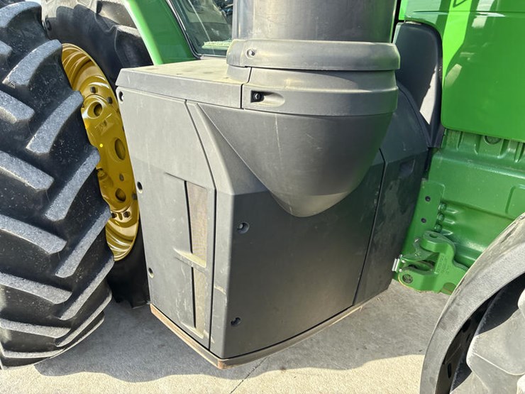 2015-john-deere-8295r-image-21