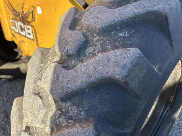 2016-jcb-507-42-image-56