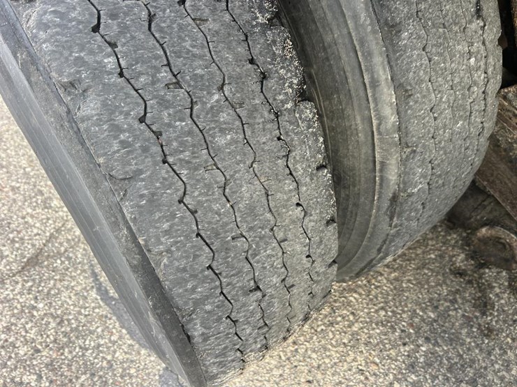 #1673-•-2002-international-workstar-tri-axle-dump-truck-image-66