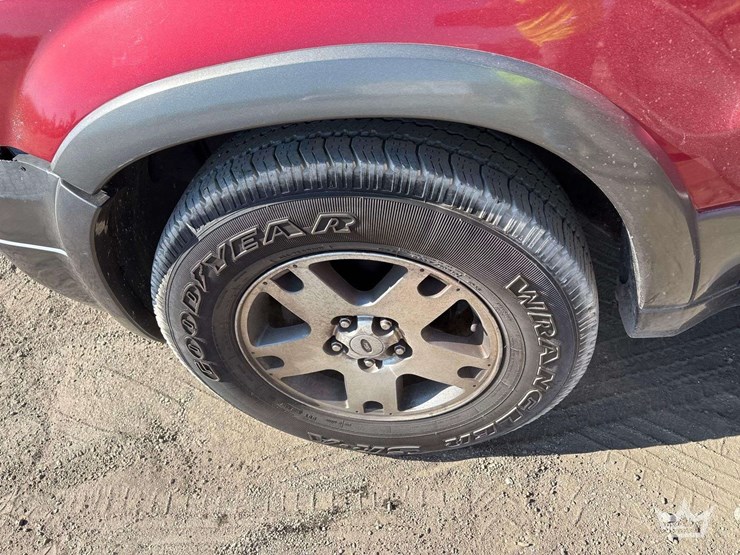 2005-ford-escape-image-22