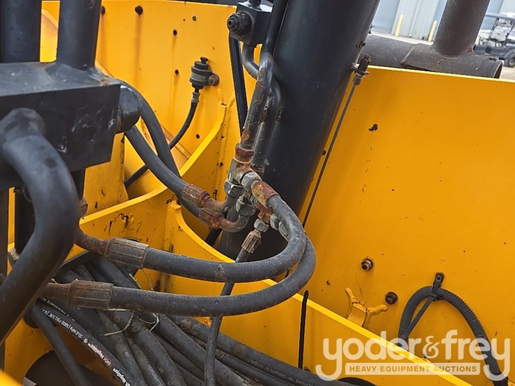 2017-jcb-506-36-image-36