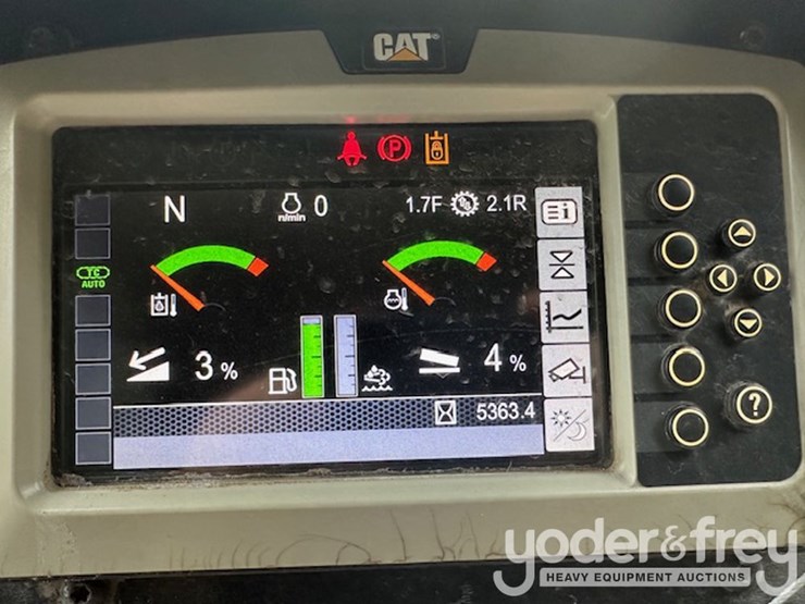 2017-caterpillar-d3k2-lgp-image-9