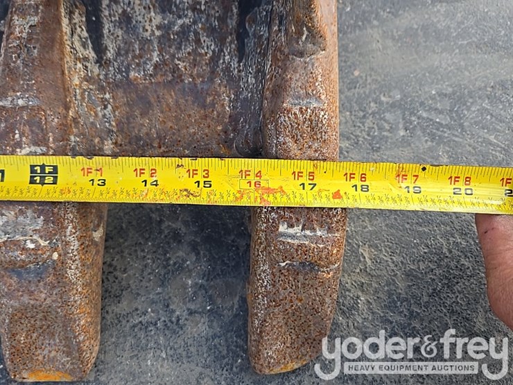 caterpillar-303-image-27