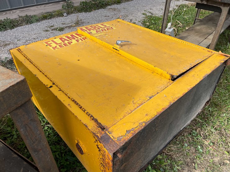 #3140-•-flammables-cabinet-image-3