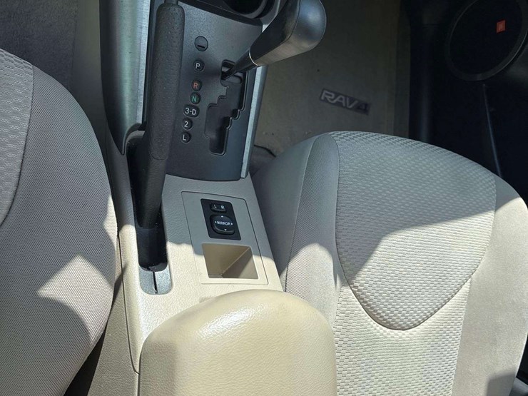 2008-toyota-rav4-image-15