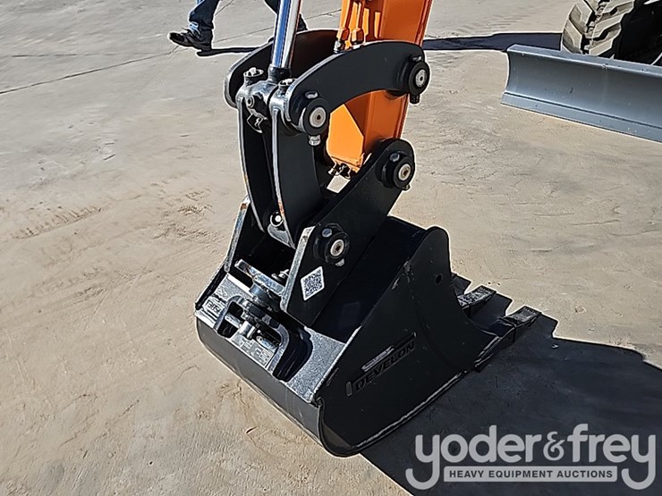 2024-develon-dx27z-7-image-32