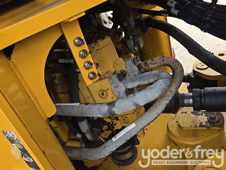2014-caterpillar-938k-image-82