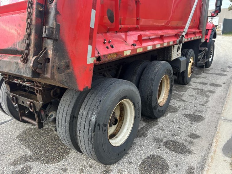 #1673-•-2002-international-workstar-tri-axle-dump-truck-image-19