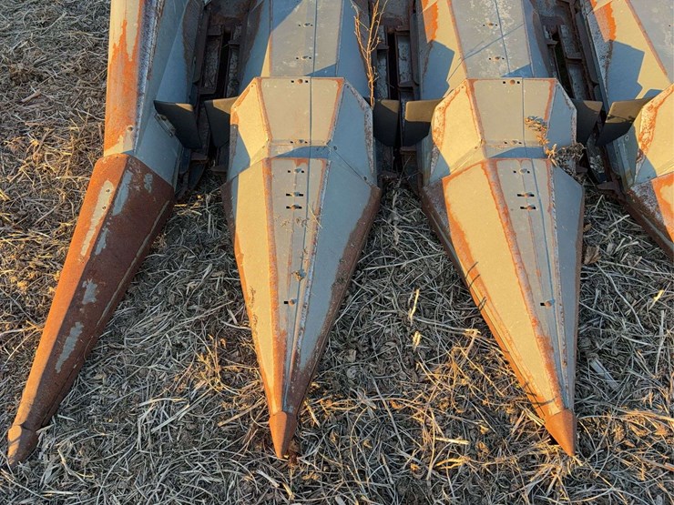 allis-chalmers-630a-corn-head-image-12