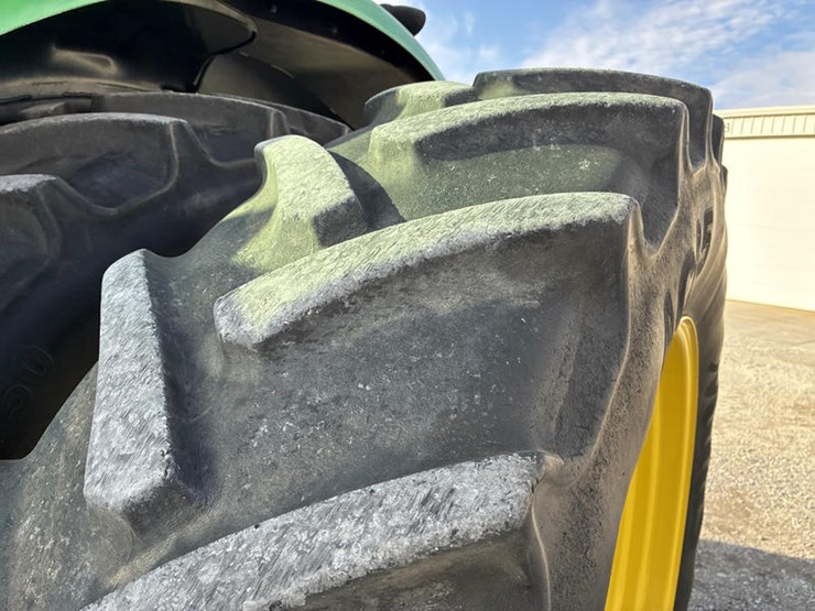 2015-john-deere-8295r-image-59