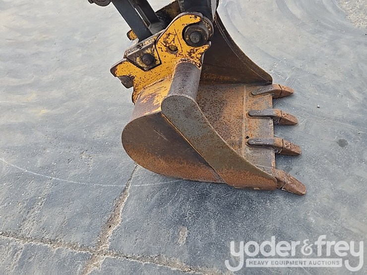 2019-deere-26g-image-23