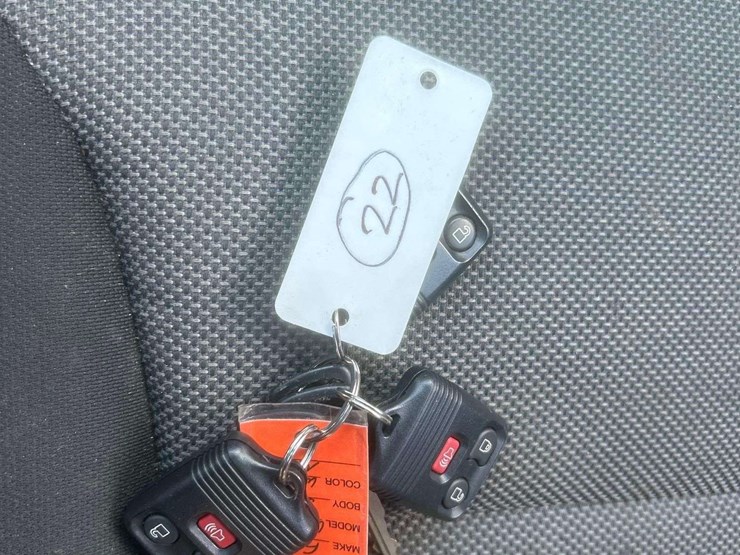 2015-ford-explorer-image-35