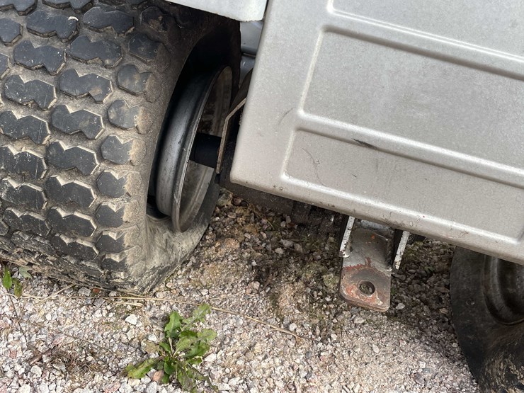 #3131-•-sears-lt-1036-lawn-tractor-image-11