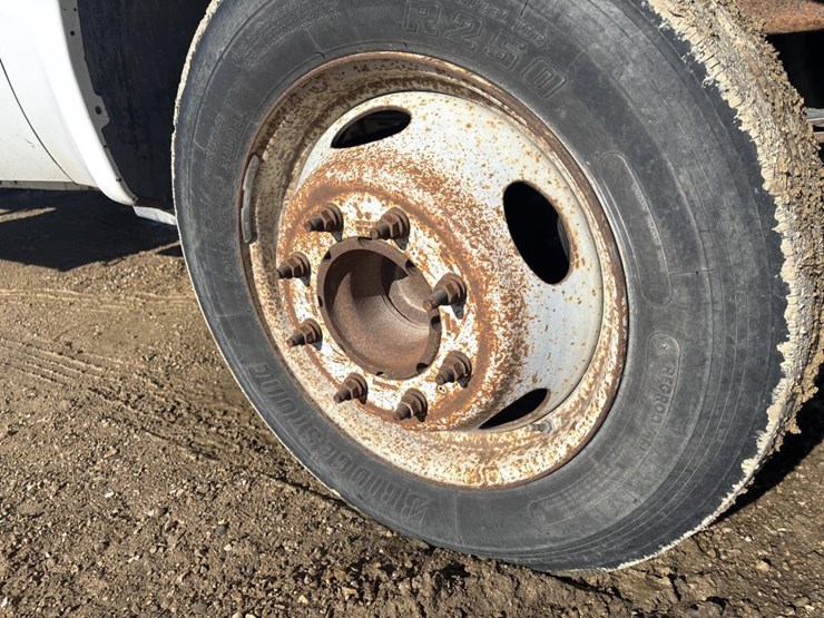 2000-ford-f550-image-49