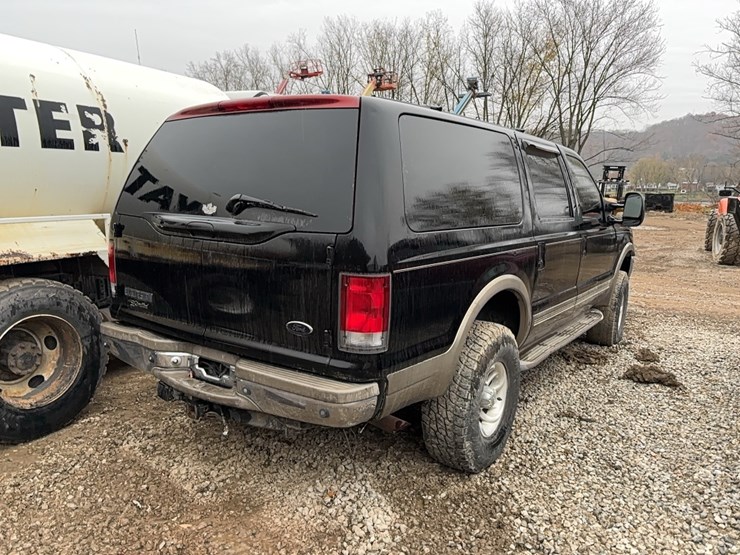 2001-ford-excursion-limited-image-3