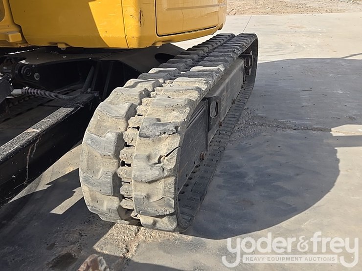 caterpillar-303-image-10