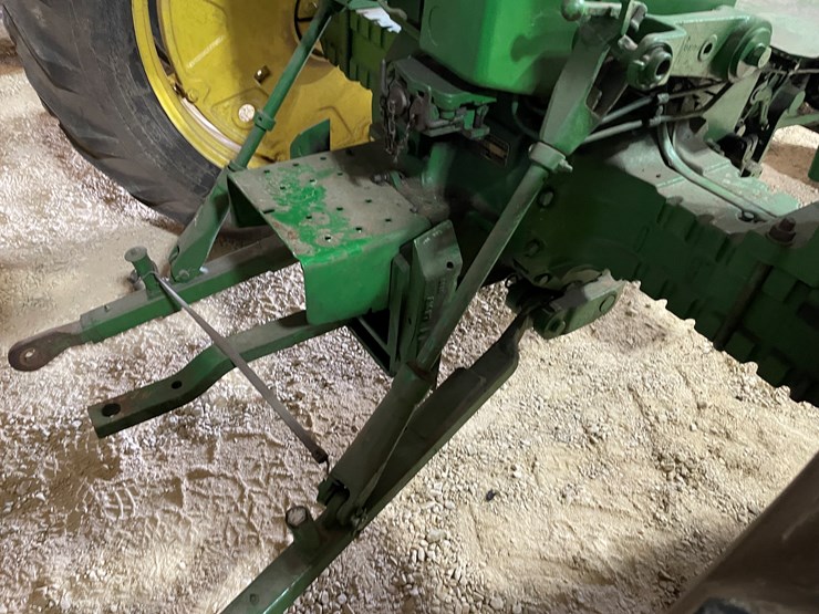 john-deere-3010-image-15