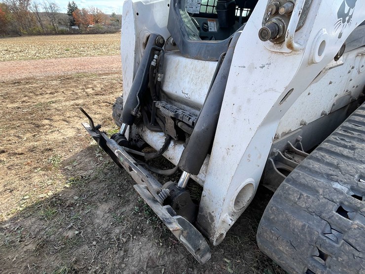 2015-bobcat-t870-image-11