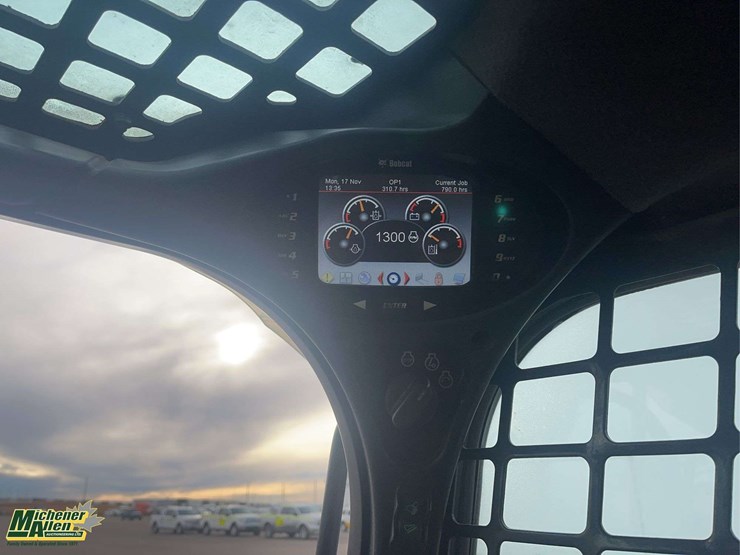 2015-bobcat-s650-image-11