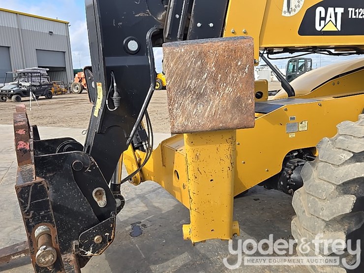 2019-caterpillar-tl1255d-image-18