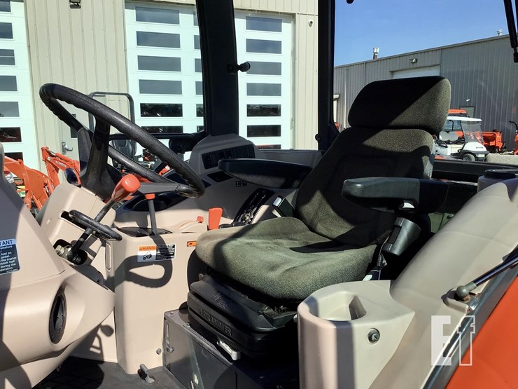 2015-kubota-m7060-image-10