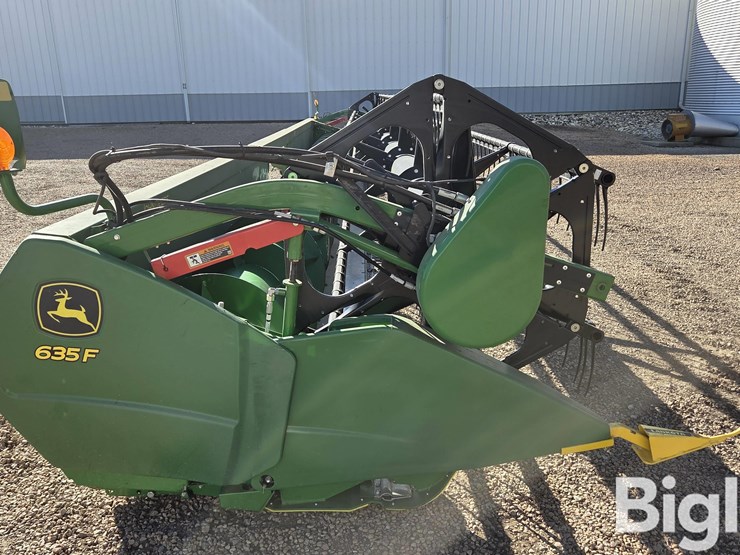 2022-john-deere-635f-image-4