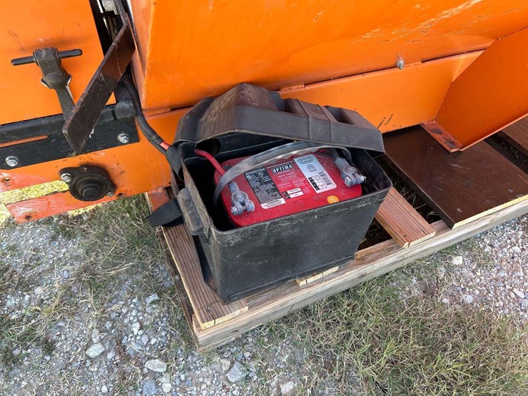 2002-henderson-fsp-sandspreader-attachment-image-10