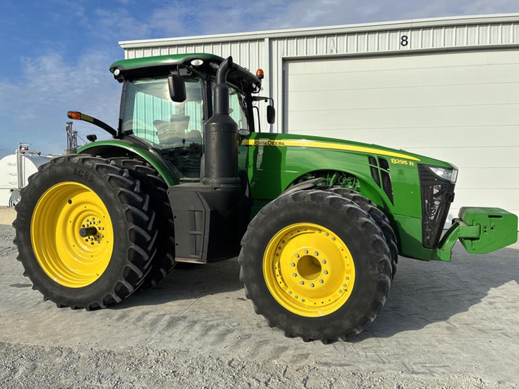 2015-john-deere-8295r-image-3