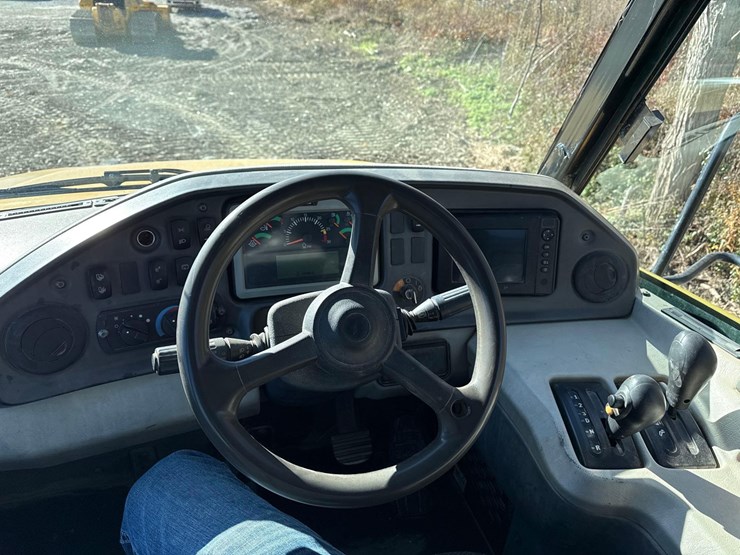 2016-caterpillar-745c-image-20