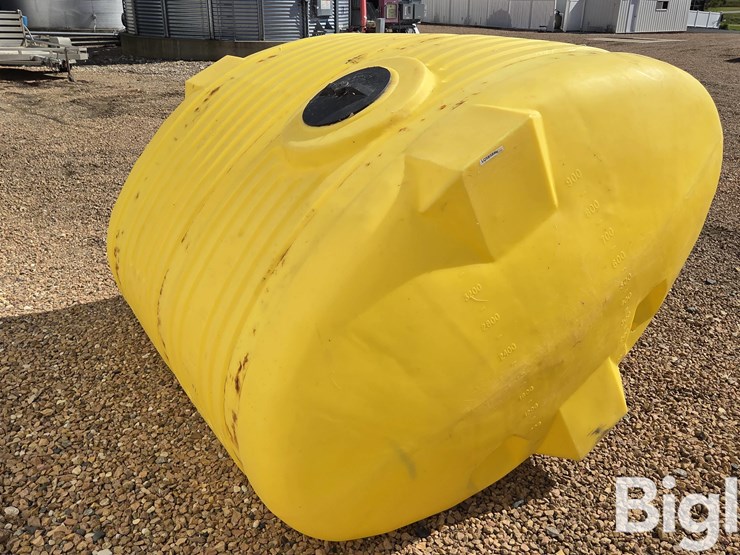 1,000-gal-poly-tank-image-5